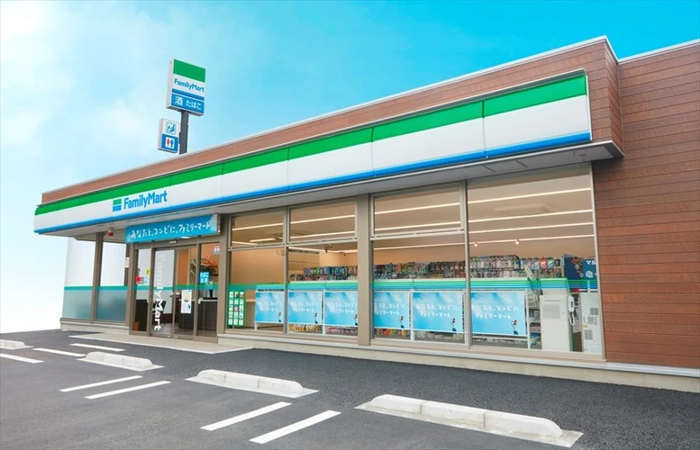 FamilyMart Eingang